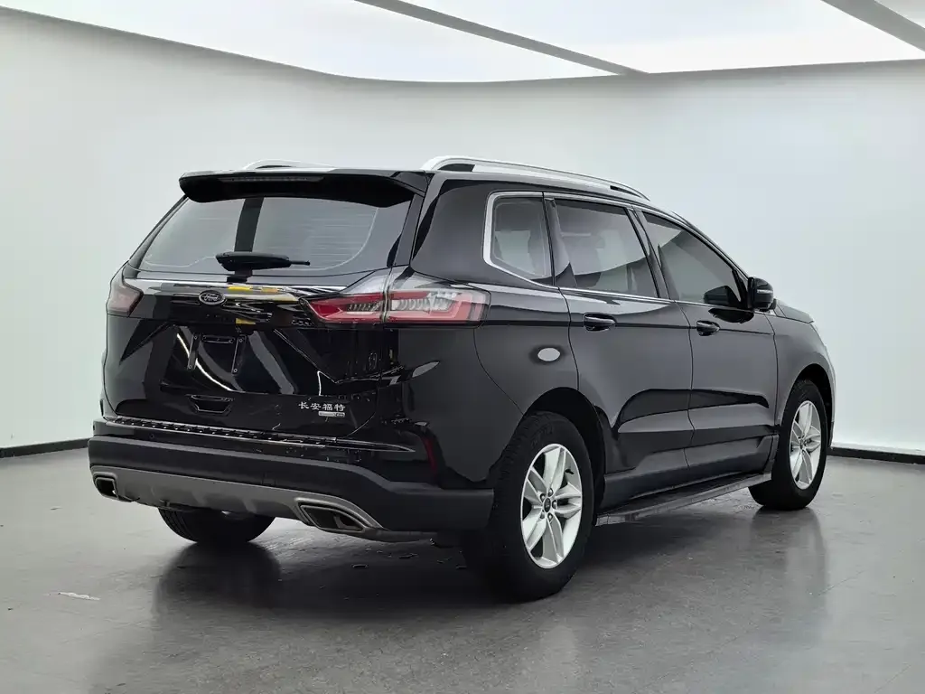 Ford Edge — фото 5