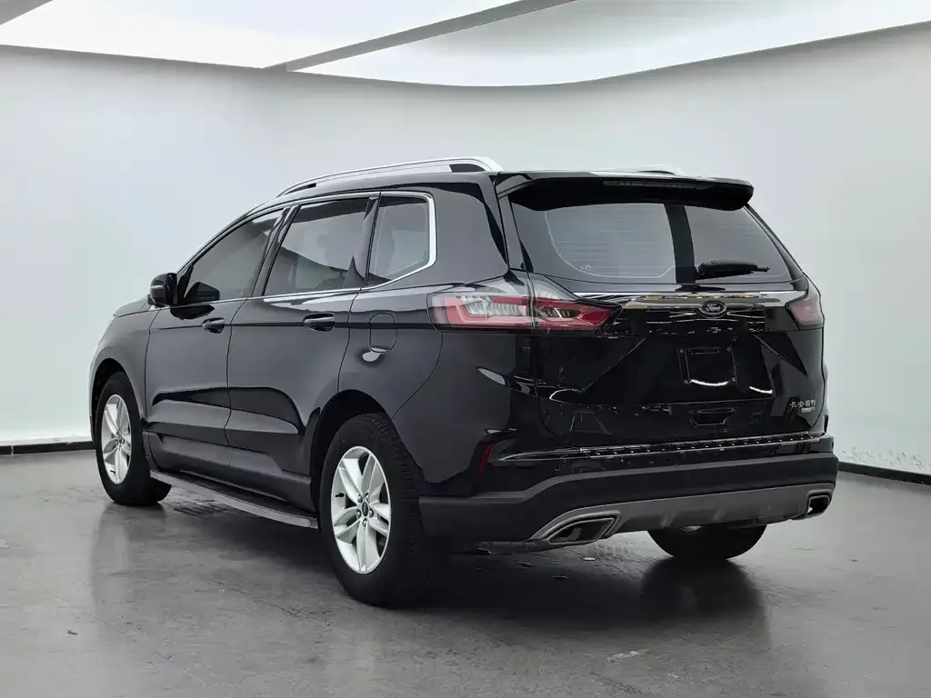 Ford Edge — фото 9