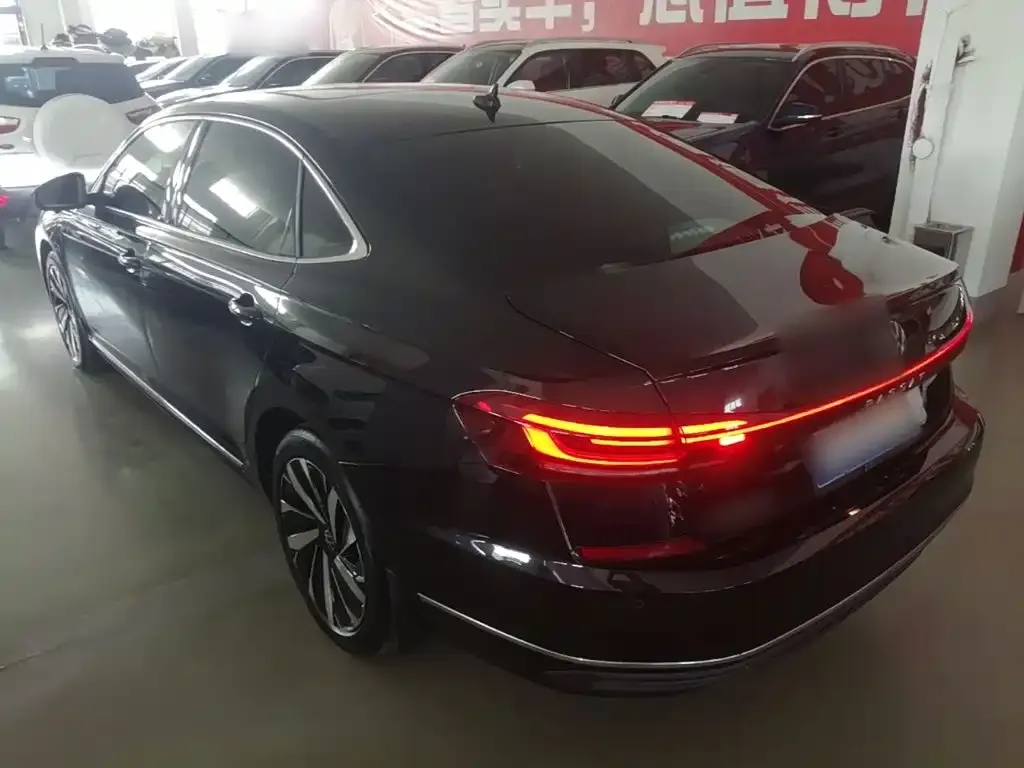 Volkswagen Passat — фото 7