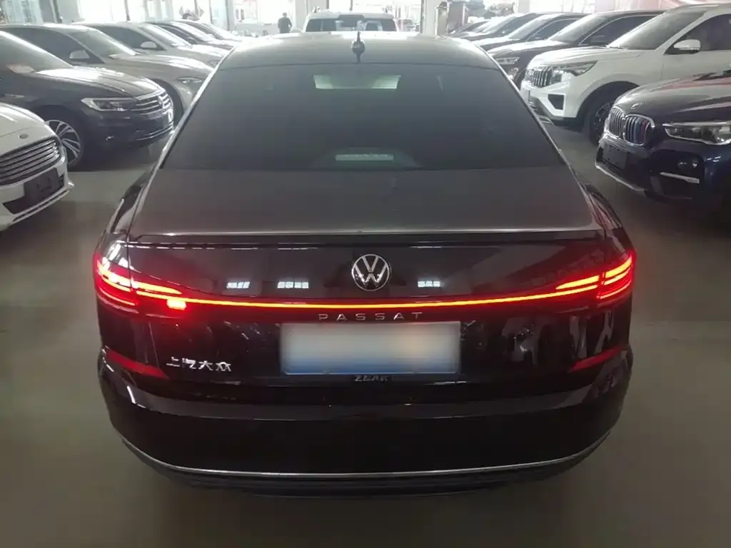 Volkswagen Passat — фото 5