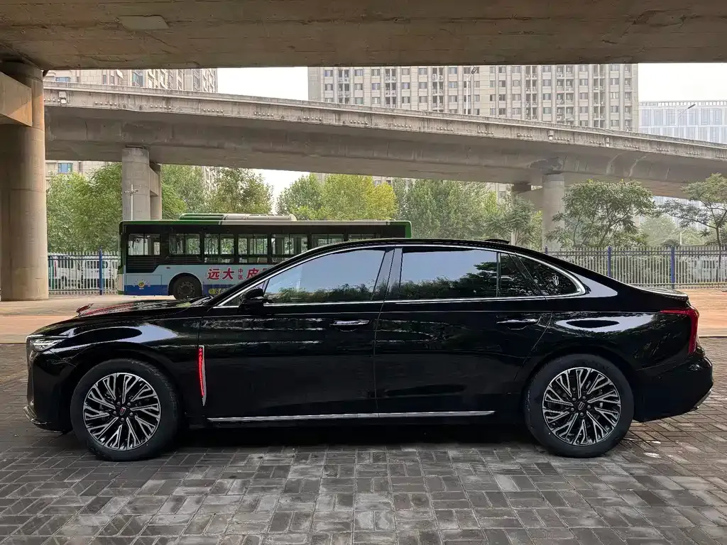 Hongqi H5 — фото 7