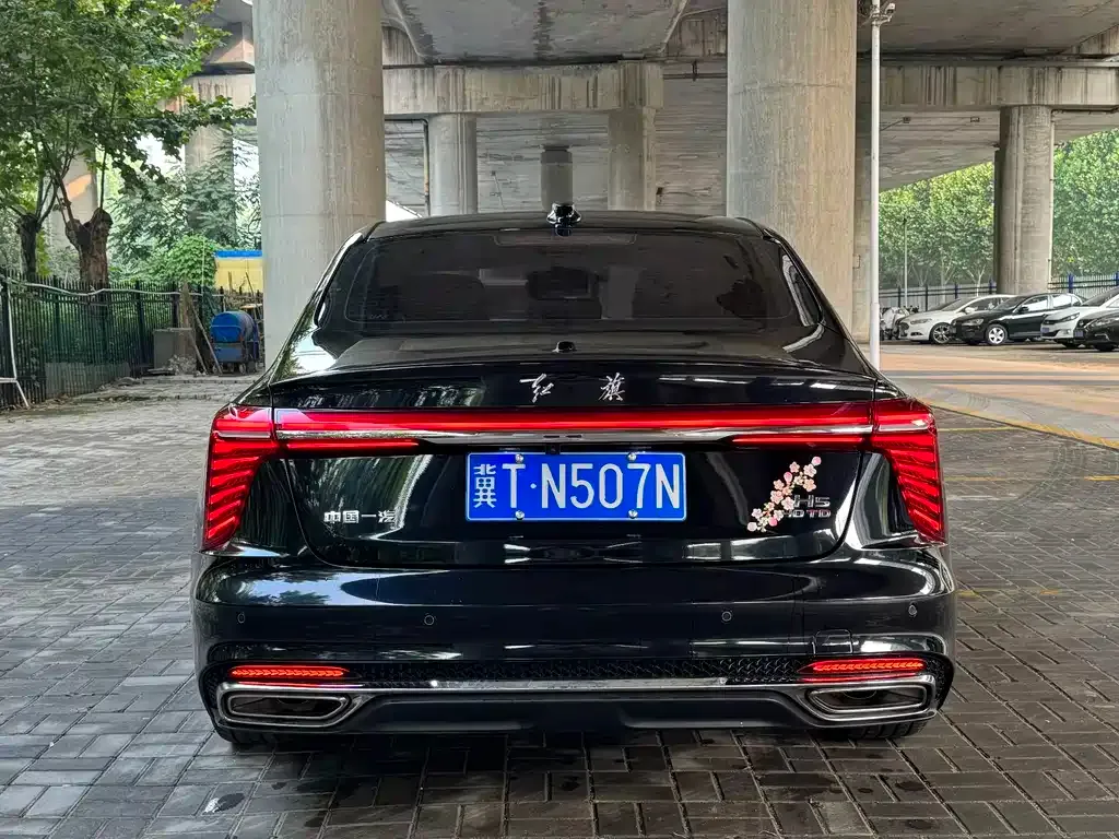 Hongqi H5 — фото 2