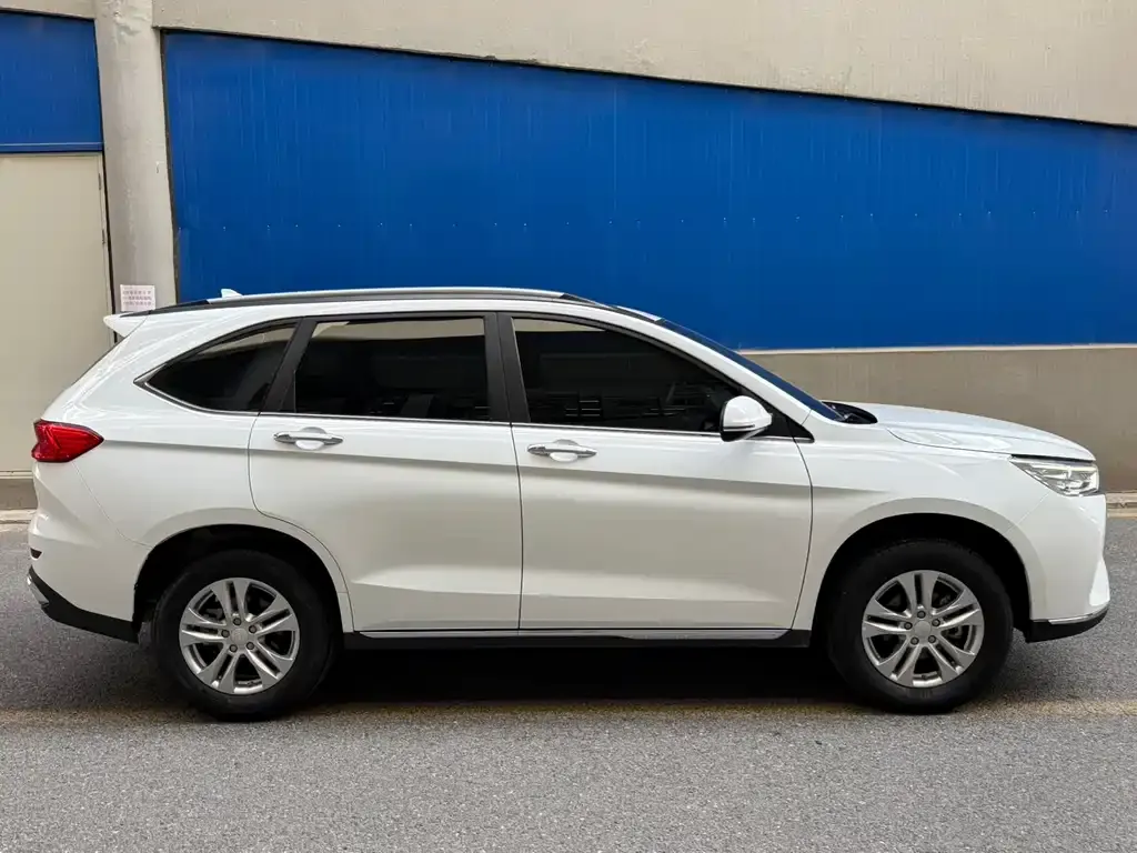 Haval M6 — фото 10