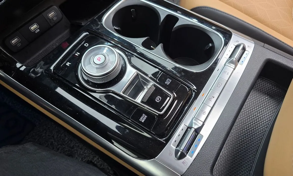 Kia Carnival — фото 10