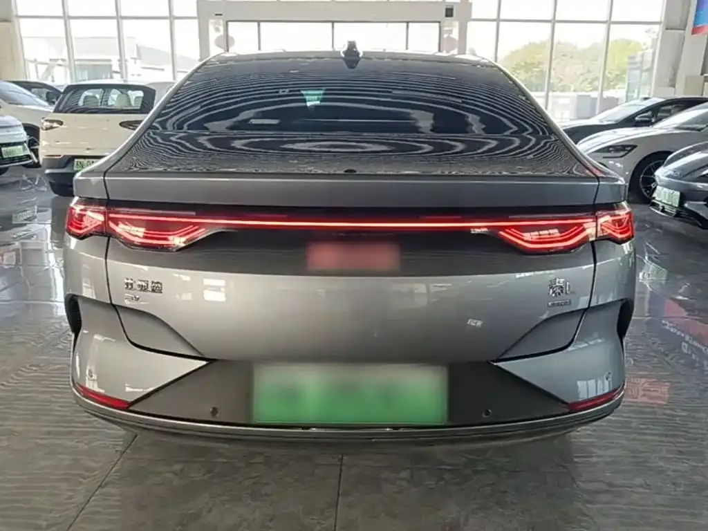 BYD Qin L — фото 8