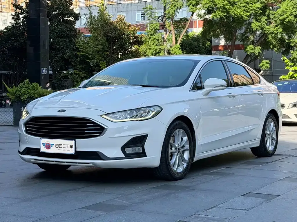 Ford Mondeo — фото 1