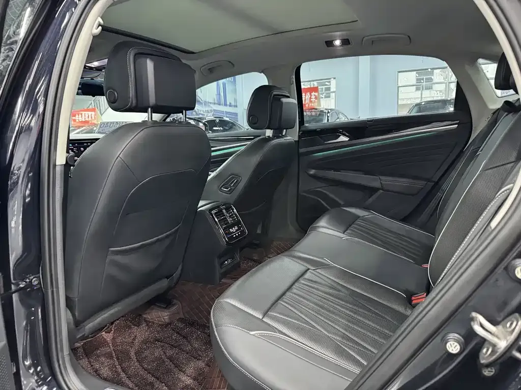 Volkswagen Passat — фото 4
