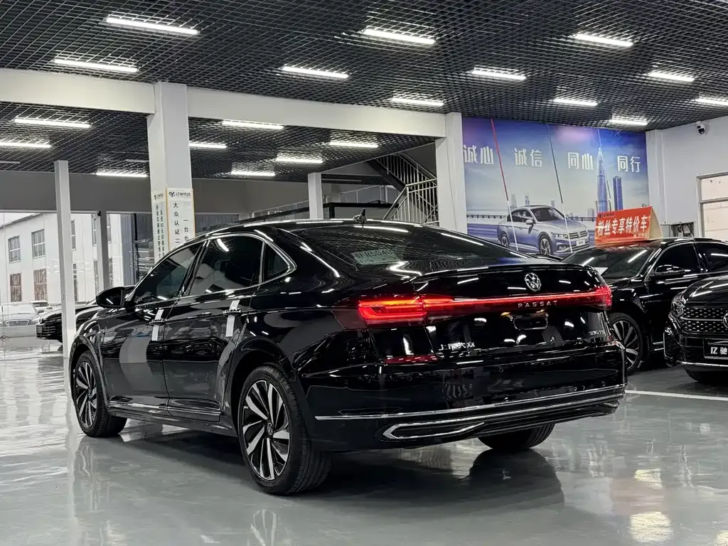 Volkswagen Passat — фото 8