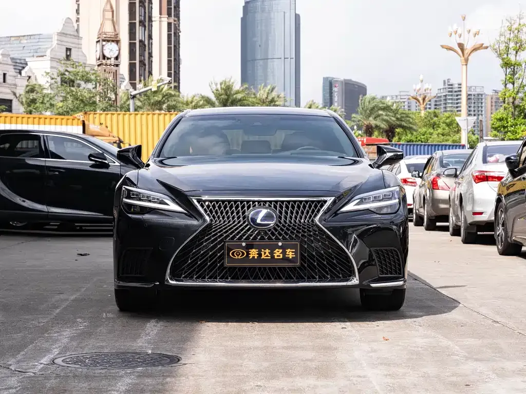 Lexus LS — фото 10