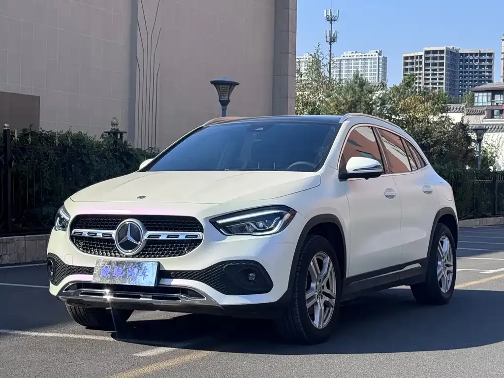 Mercedes-Benz GLA — фото 1