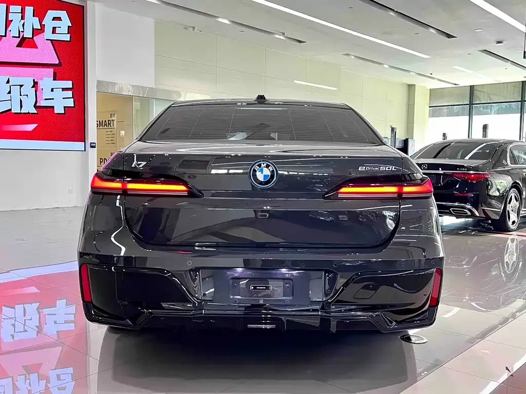 BMW i7 — фото 10