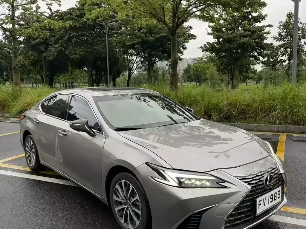 Lexus ES — фото 7