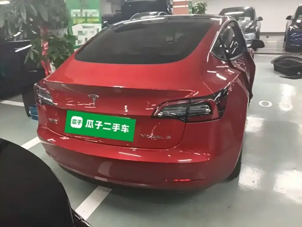 Tesla Model 3 — фото 8