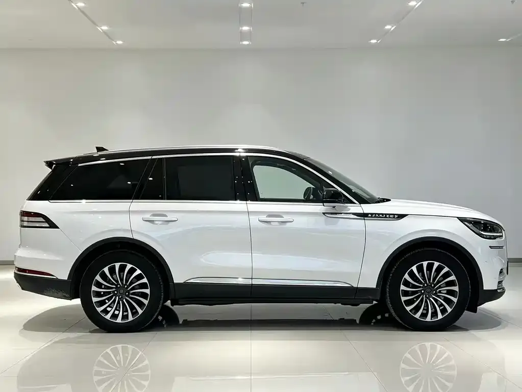 Lincoln Aviator — фото 7