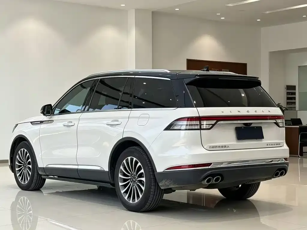 Lincoln Aviator — фото 5