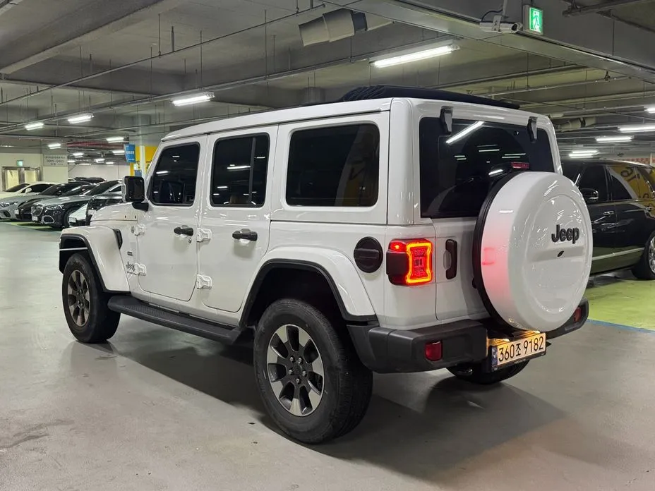 Jeep Wrangler — фото 7