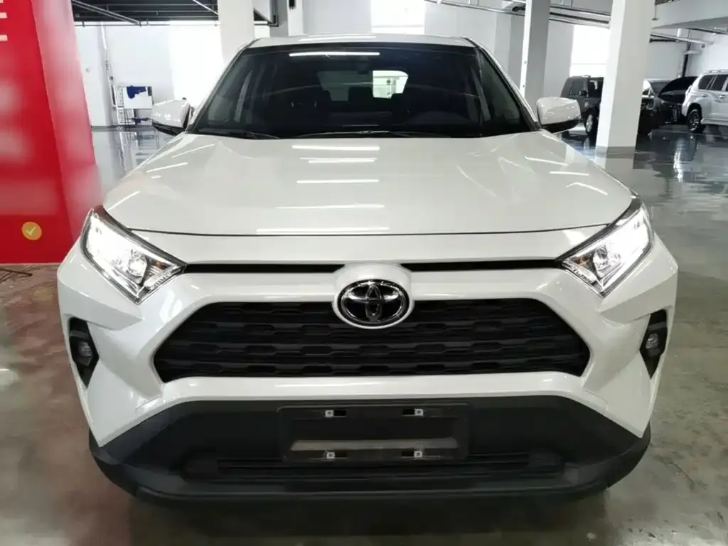 Toyota RAV4 — фото 2