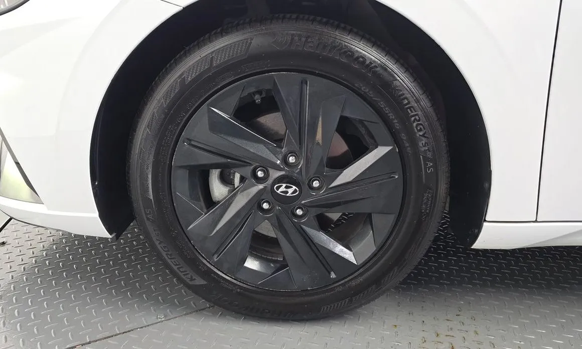 Hyundai AVANTE — фото 10