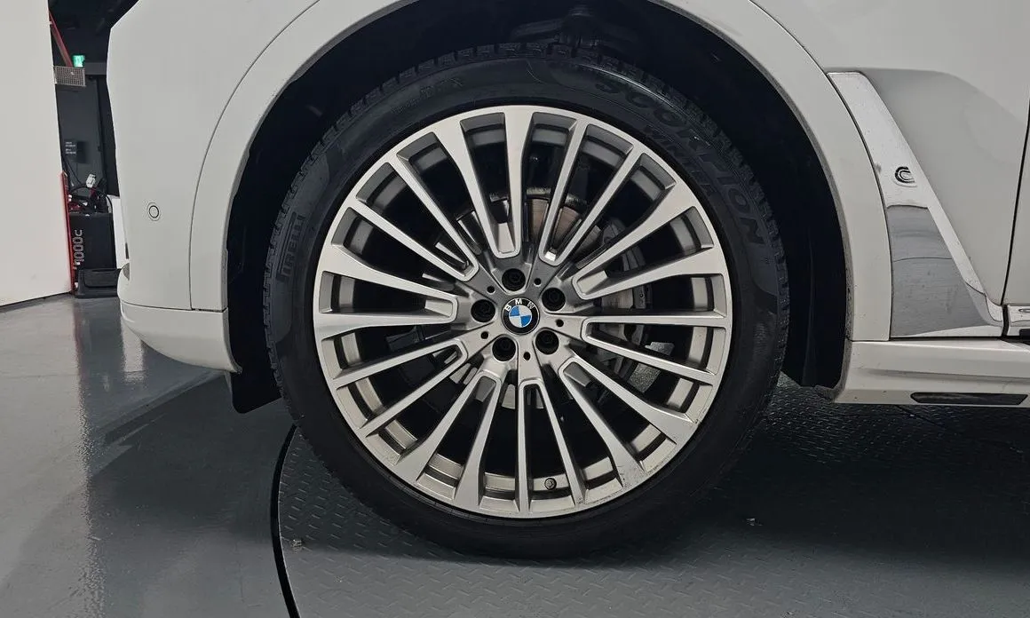 BMW X7 — фото 9