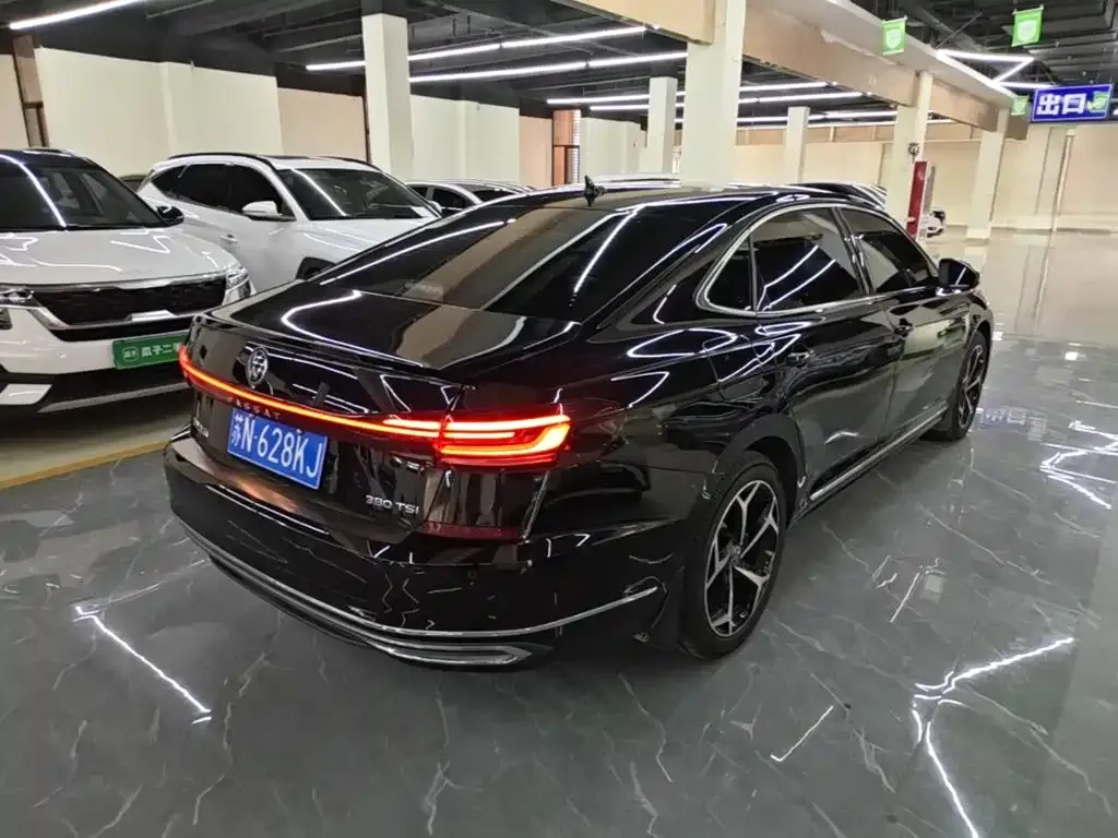 Volkswagen Passat — фото 10