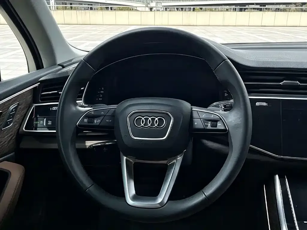 Audi Q7 — фото 3