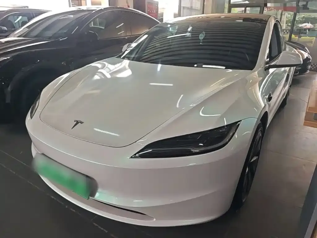 Tesla Model 3 — фото 1