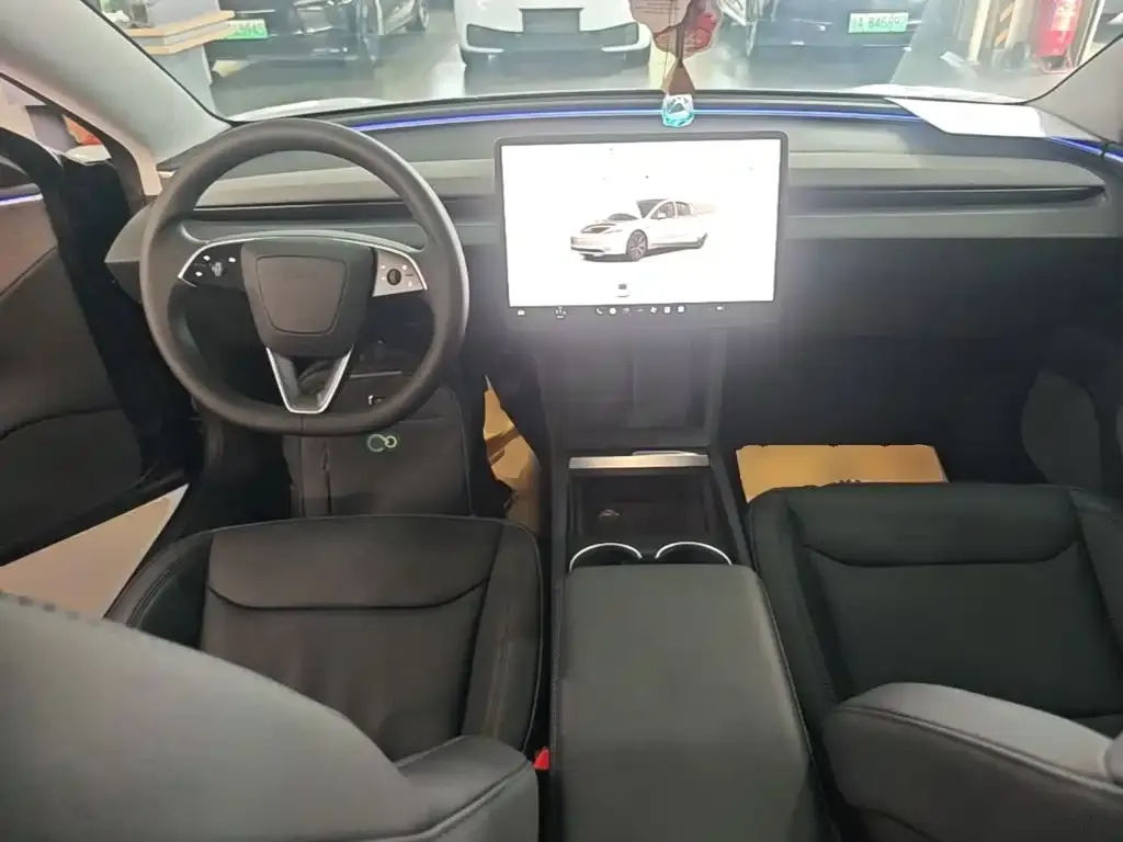 Tesla Model 3 — фото 2