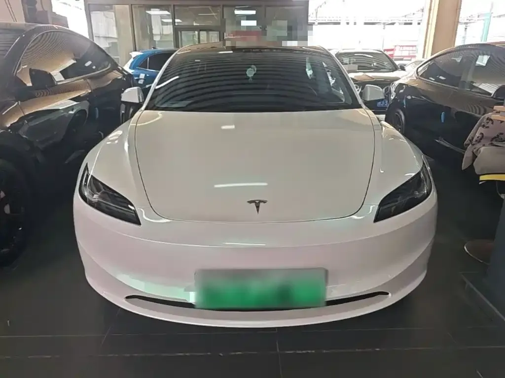 Tesla Model 3 — фото 4