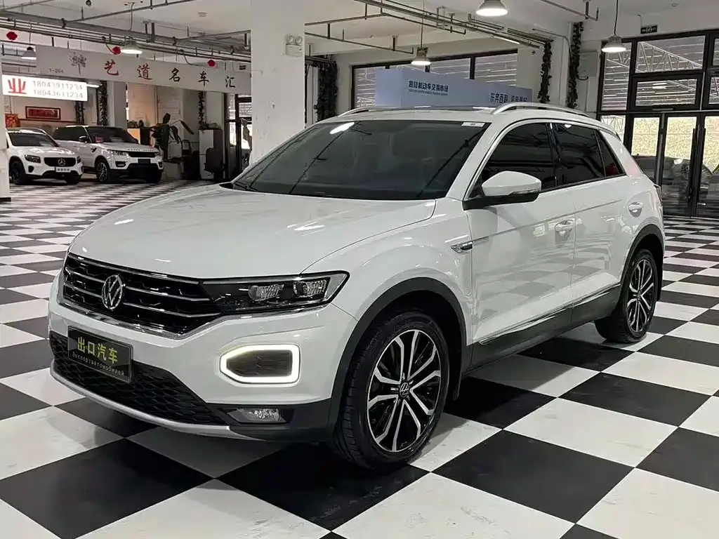 Volkswagen T-Roc — фото 1