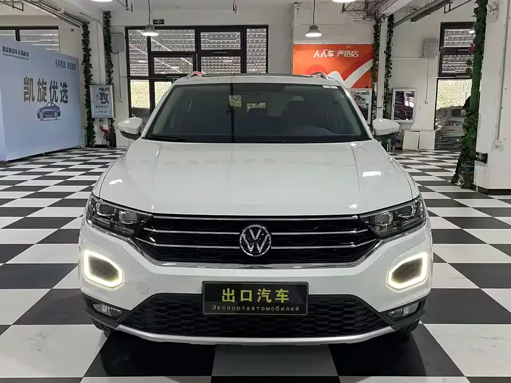 Volkswagen T-Roc — фото 9