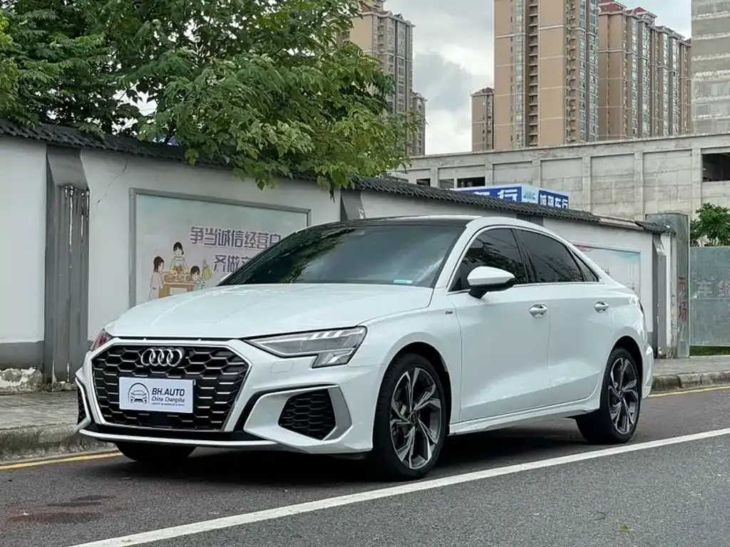 Audi A3 — фото 1