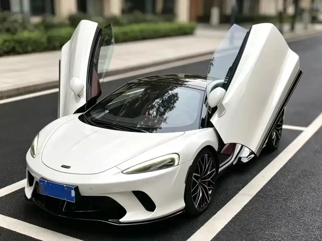 McLaren GT — фото 1