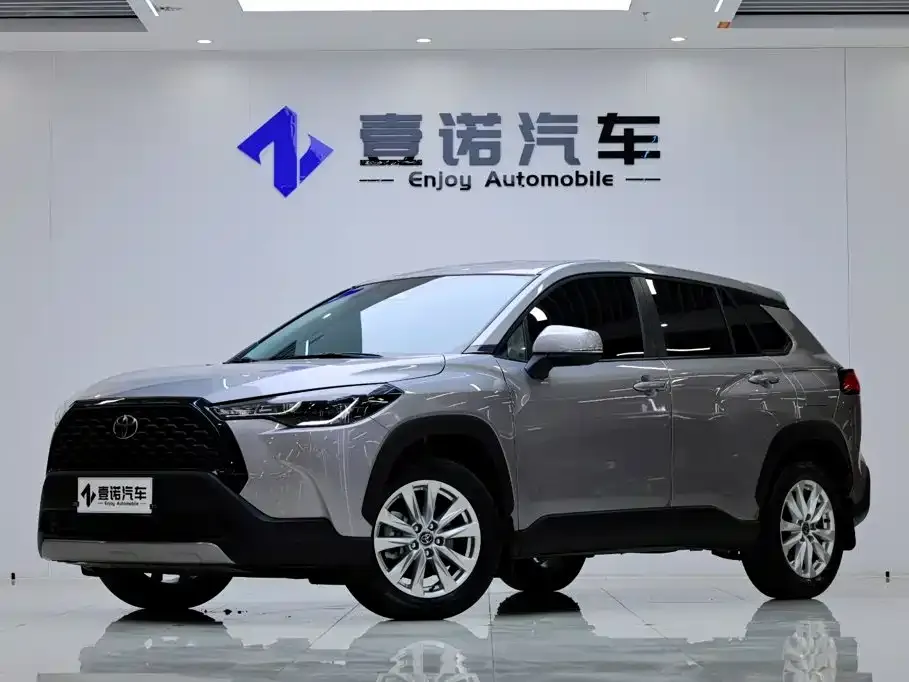Toyota Corolla Cross — фото 1