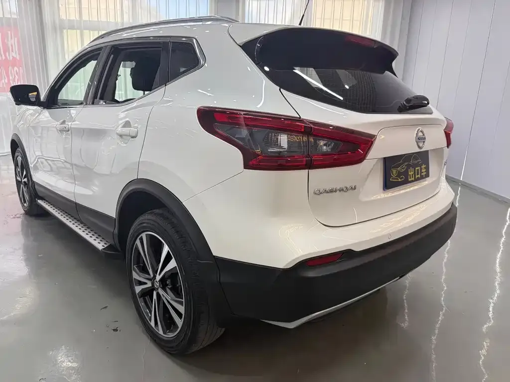 Nissan Qashqai — фото 10