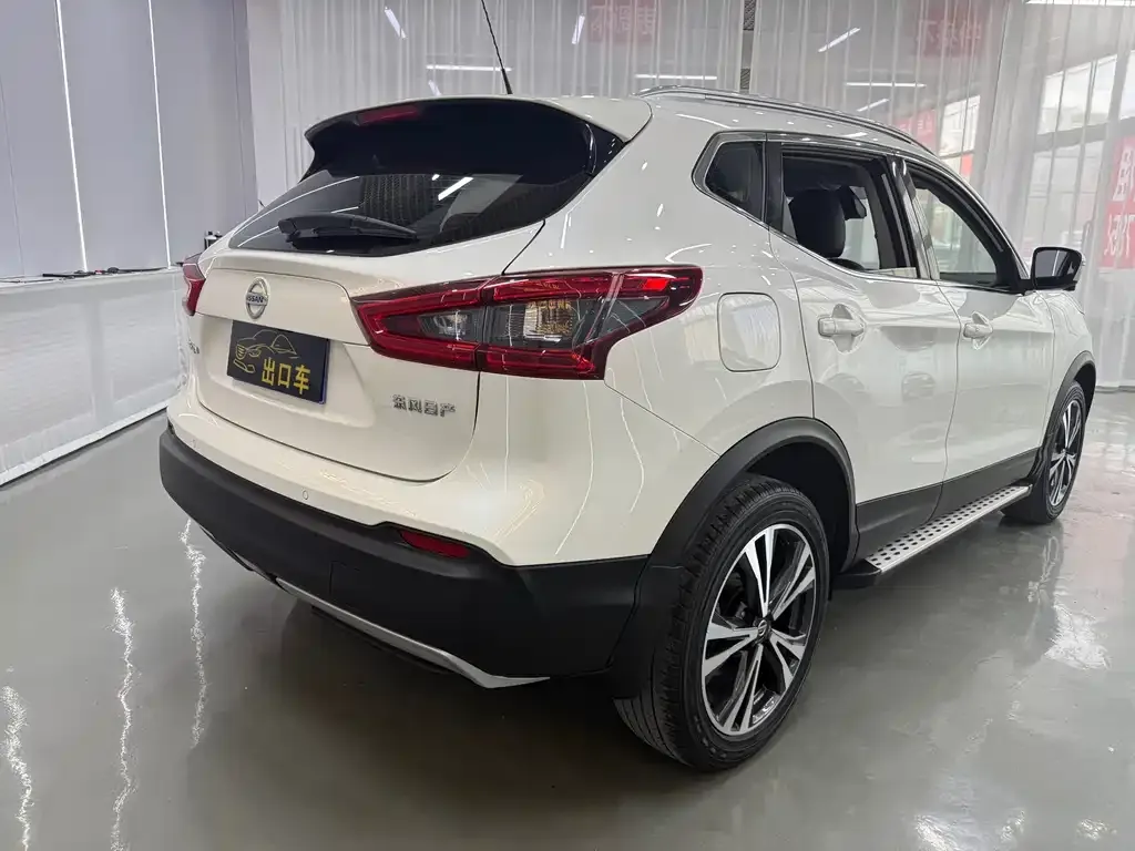 Nissan Qashqai — фото 7