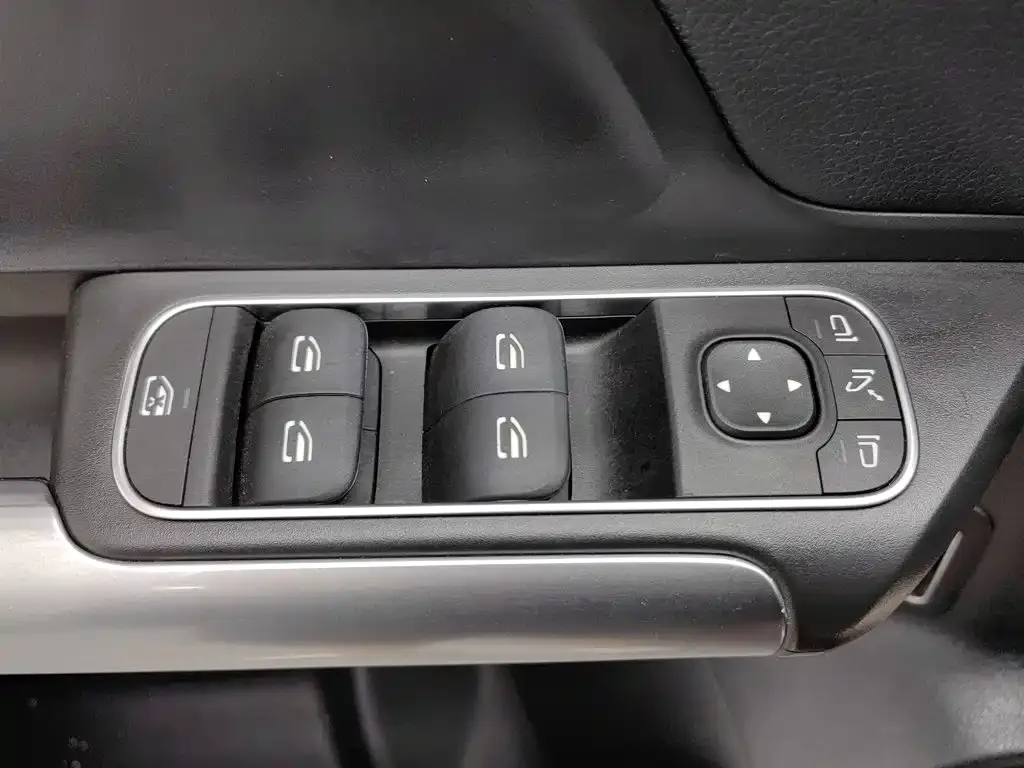 Mercedes-Benz GLA — фото 6