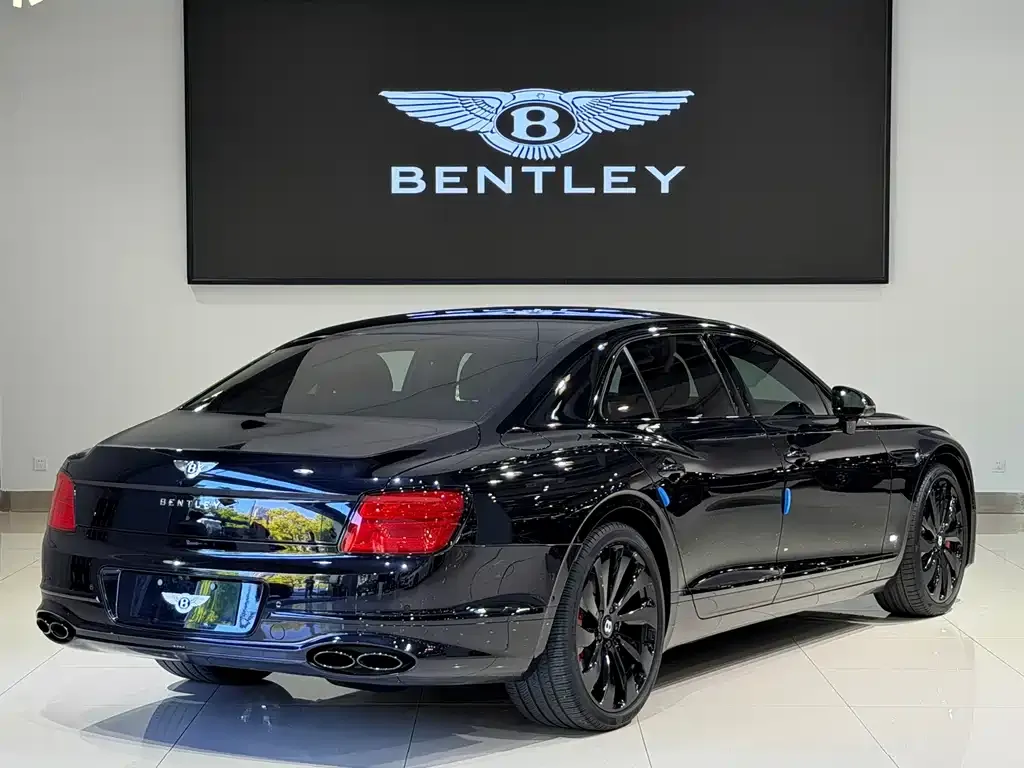 Bentley Flying Spur — фото 8