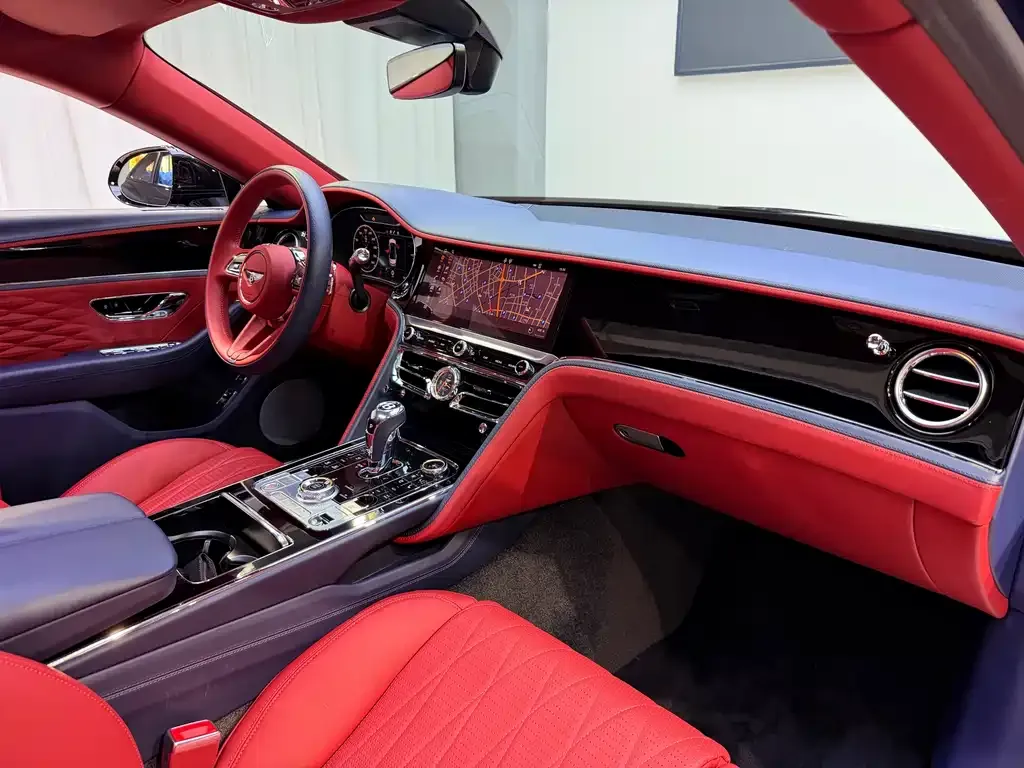 Bentley Flying Spur — фото 3