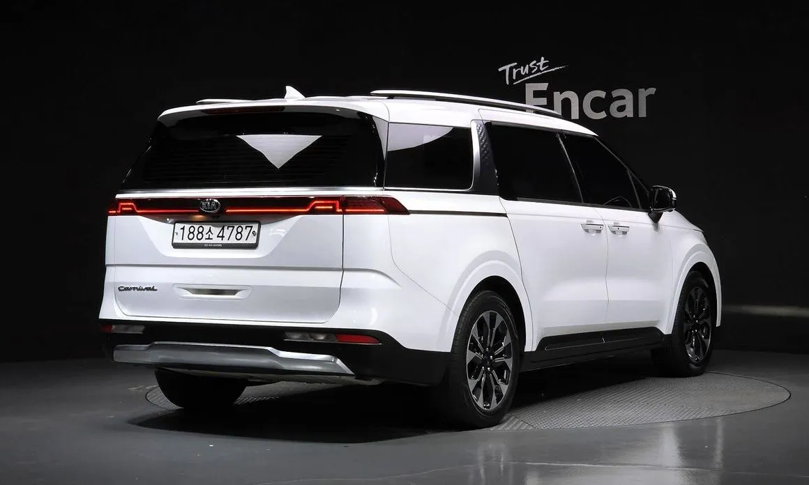 Kia Carnival — фото 2