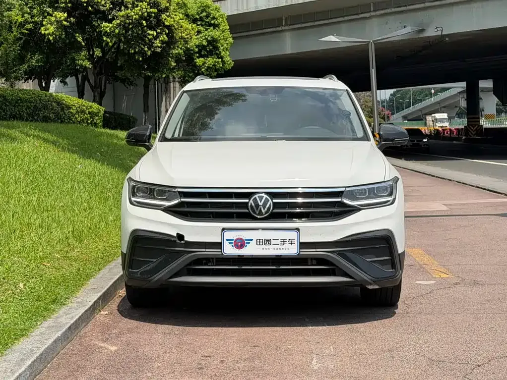 Volkswagen Tiguan L — фото 4