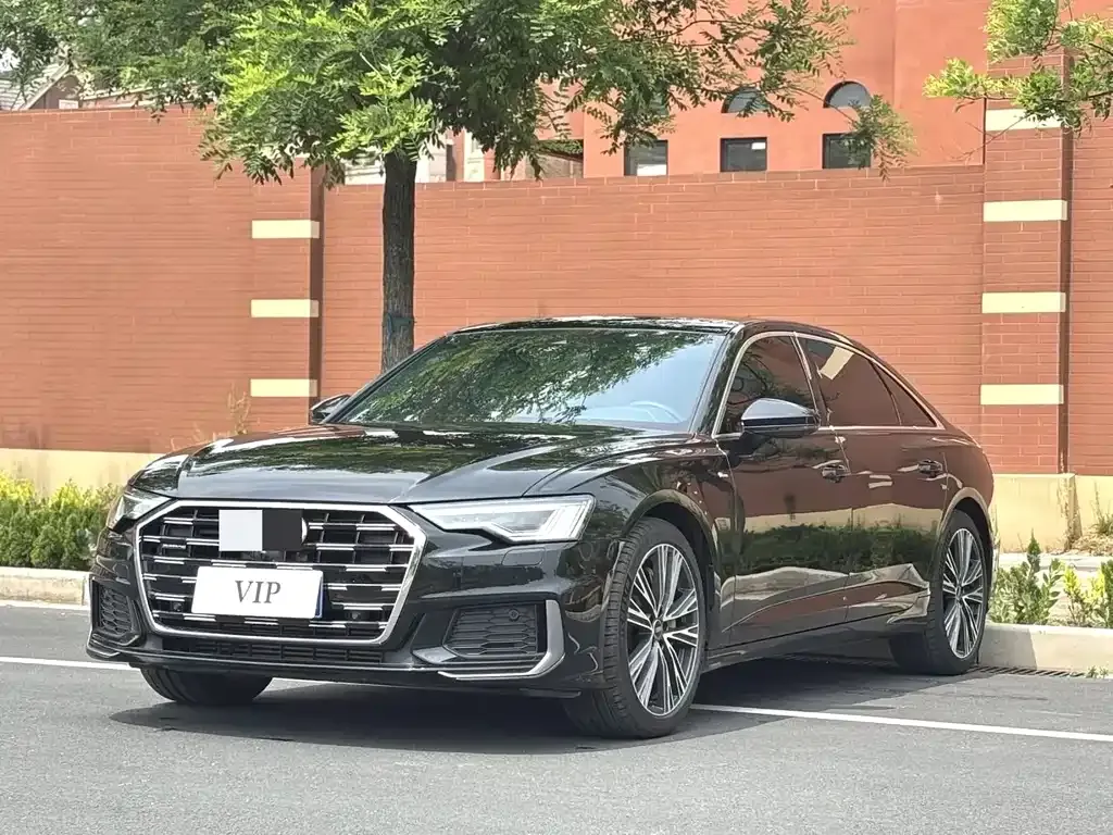 Audi A6L — фото 1