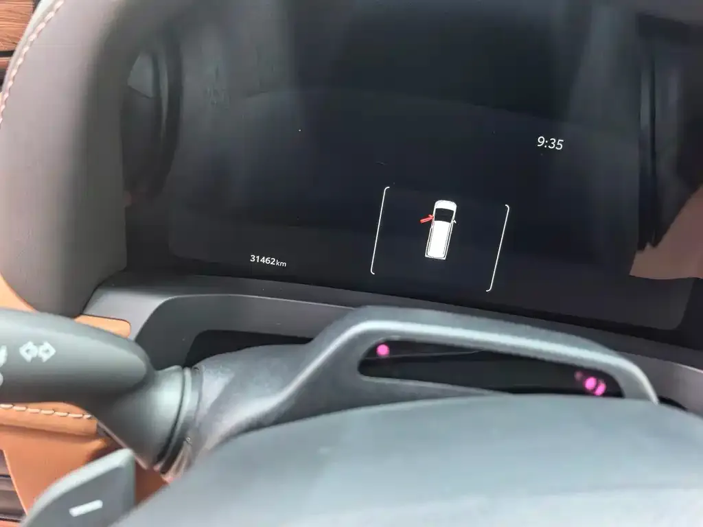 Toyota Alphard — фото 2