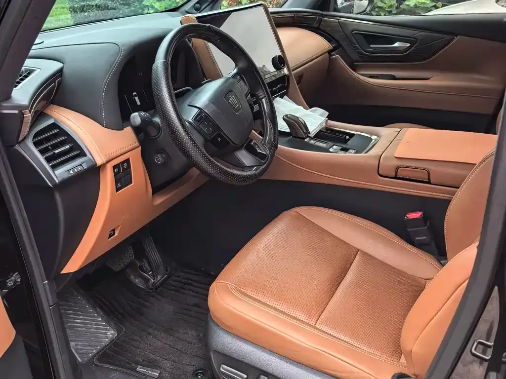 Toyota Alphard — фото 5