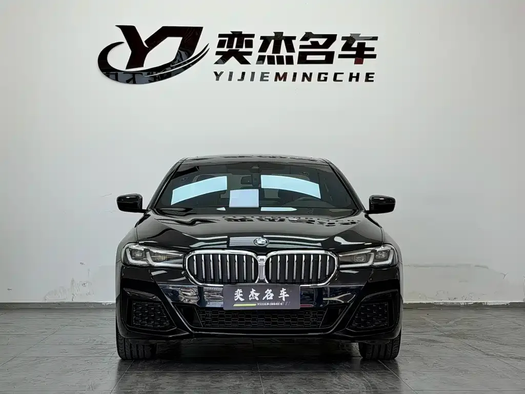 BMW 5 Series — фото 10