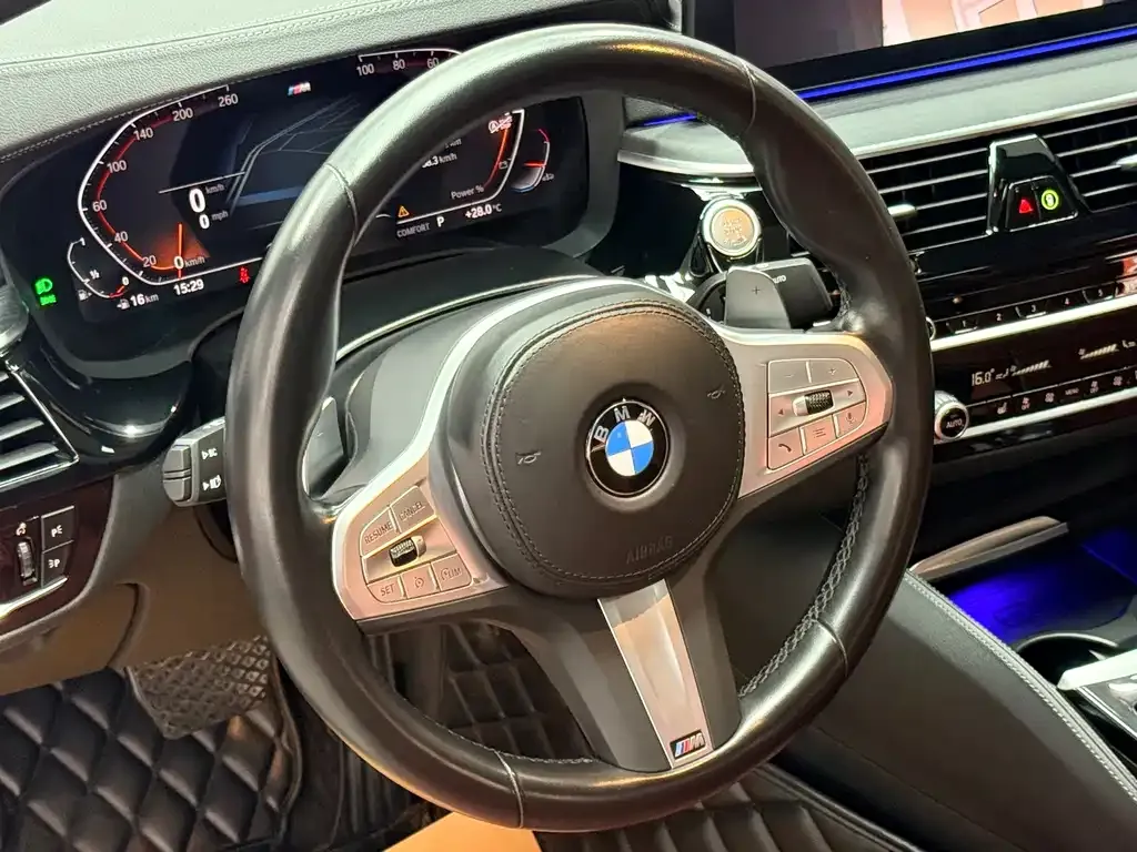 BMW 5 Series — фото 2