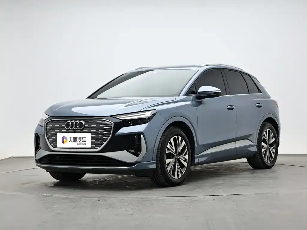 Audi Q4 e-tron — фото 1