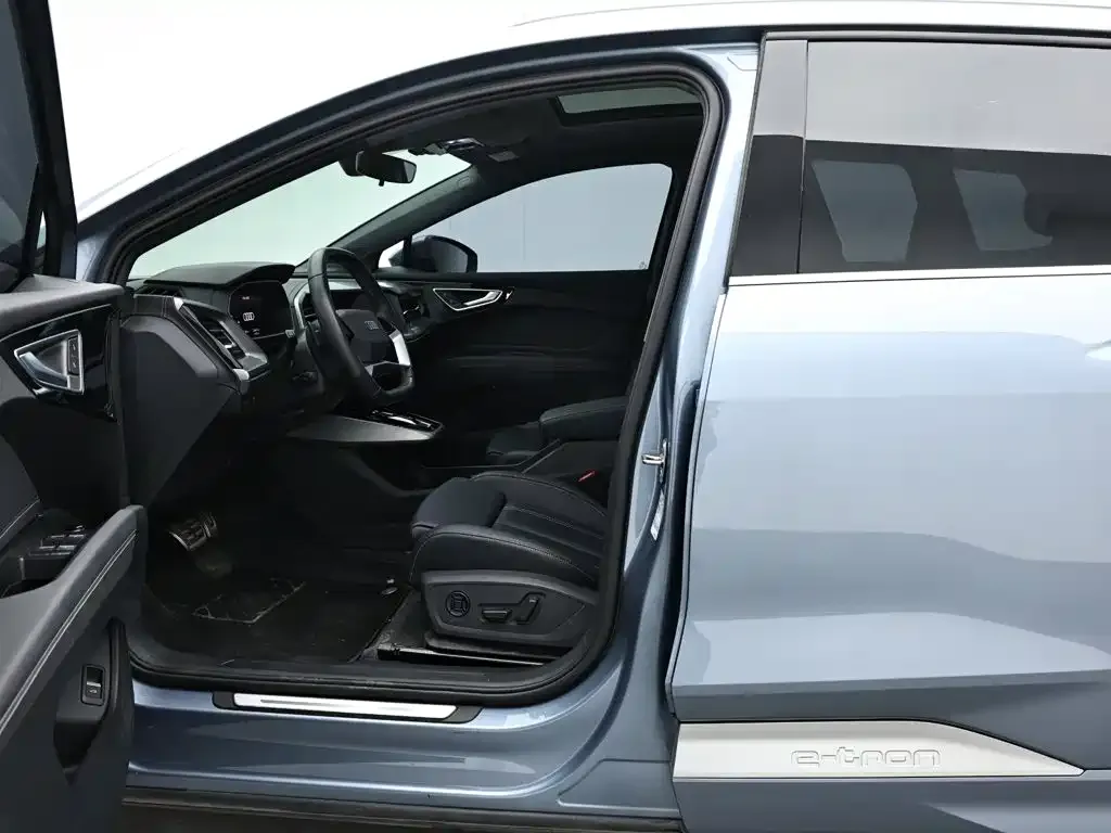 Audi Q4 e-tron — фото 10