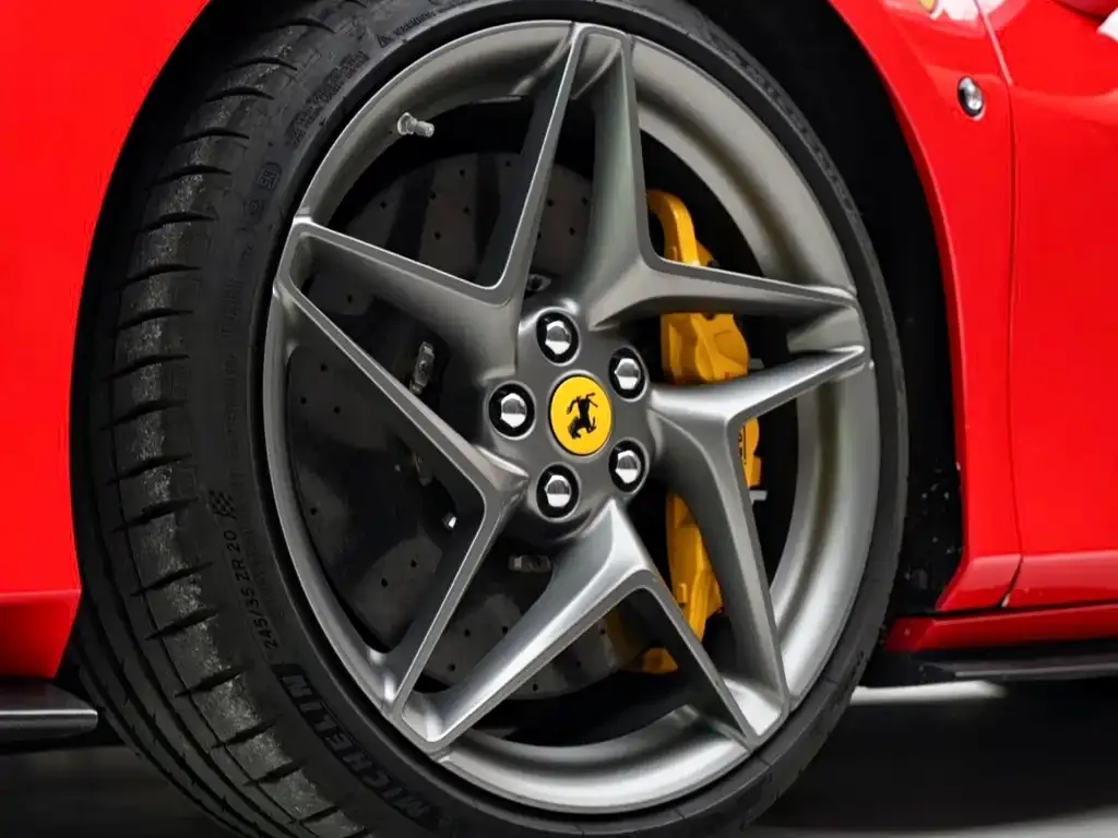 Ferrari F8 — фото 8