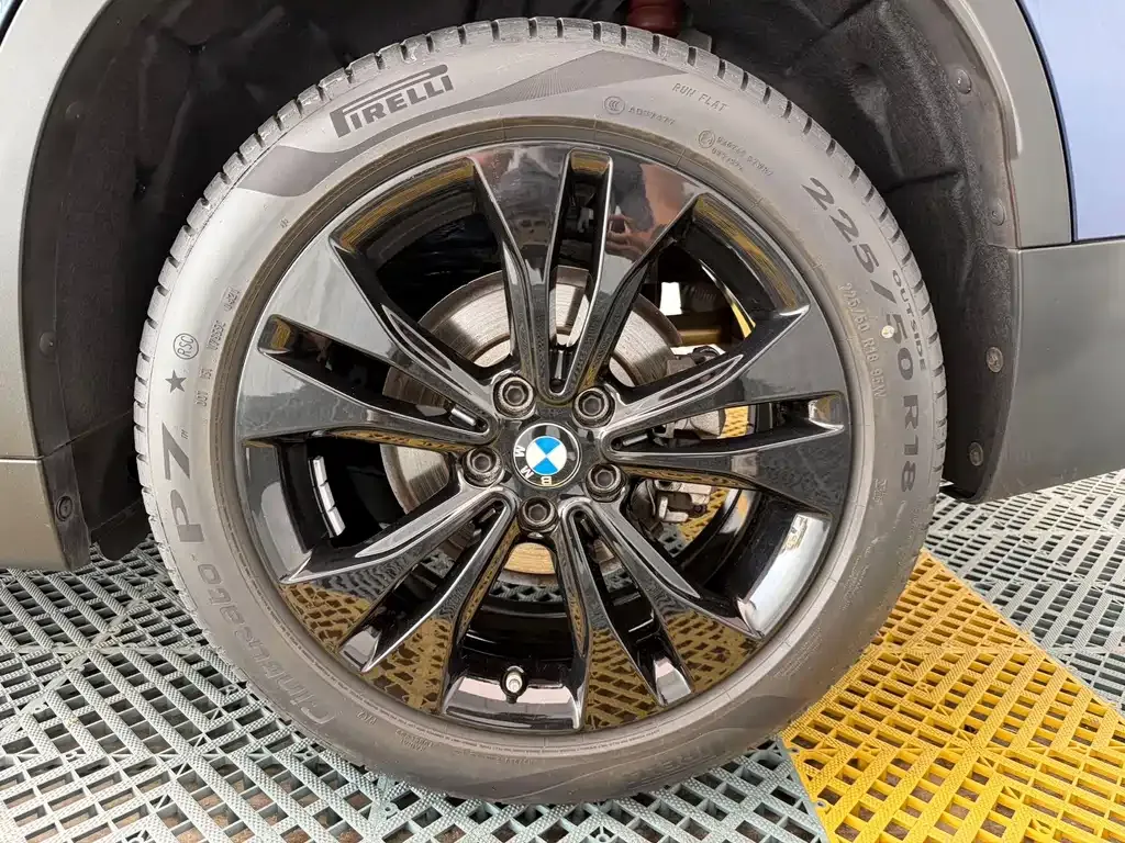 BMW X1 — фото 10