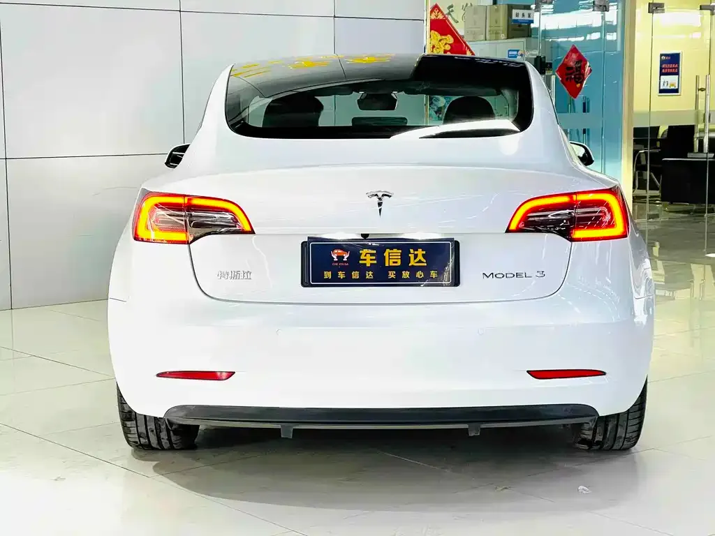 Tesla Model 3 — фото 5